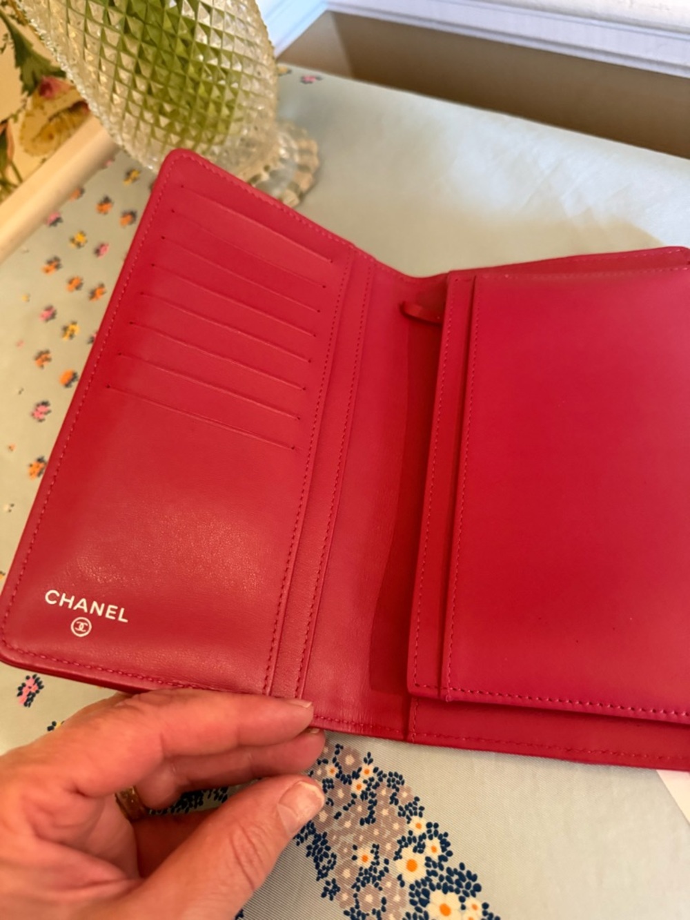 CHANEL Quilted Lambskin Flap Wallet in Fuchsia Pink with Gold CC - Picture 3 of 4
